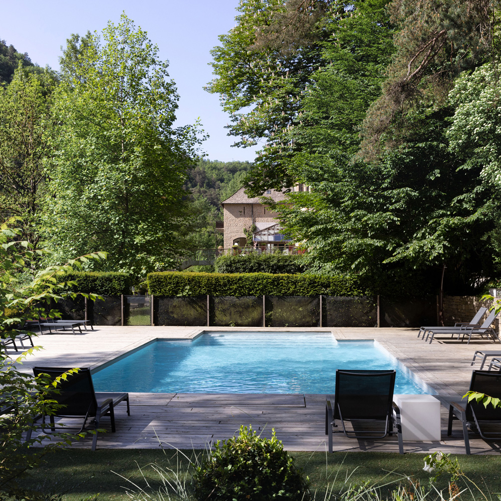 luxury-4-star-hotel-with-swimming-pool-tarn